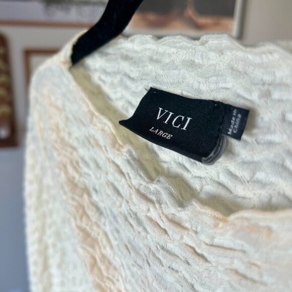 Vici NWOT Medina Smocked Top in Cream - Size L - Picture 5 of 7